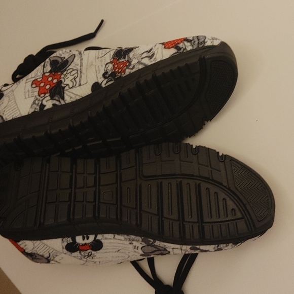 Mickey mouse shoes - Picture 4 of 5